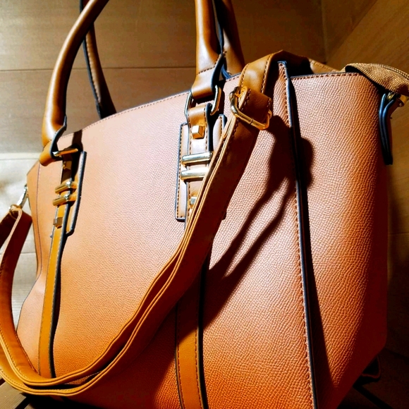 Handbag - Picture 1 of 3